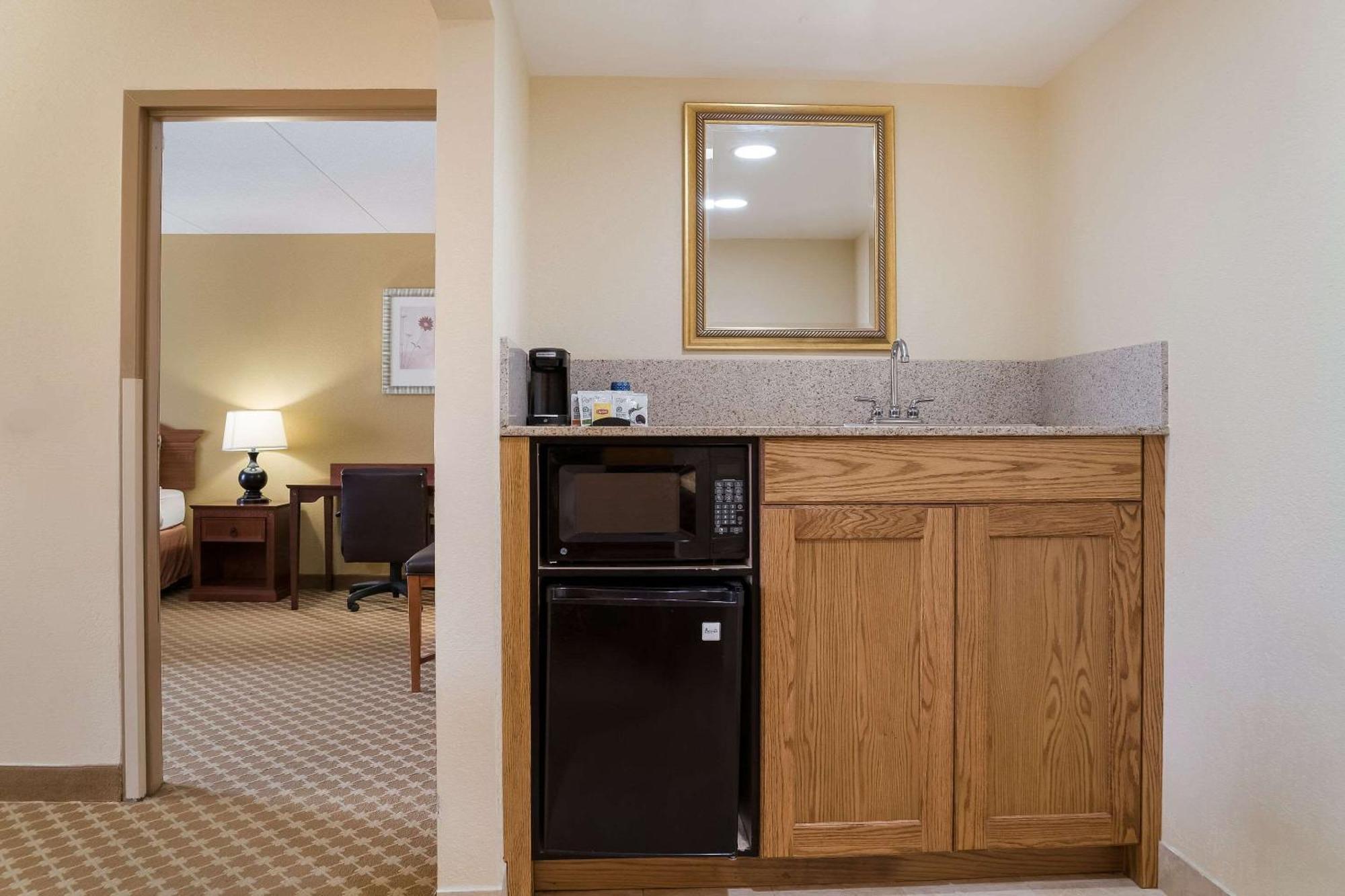 Quality Inn & Suites Saginaw Eksteriør billede