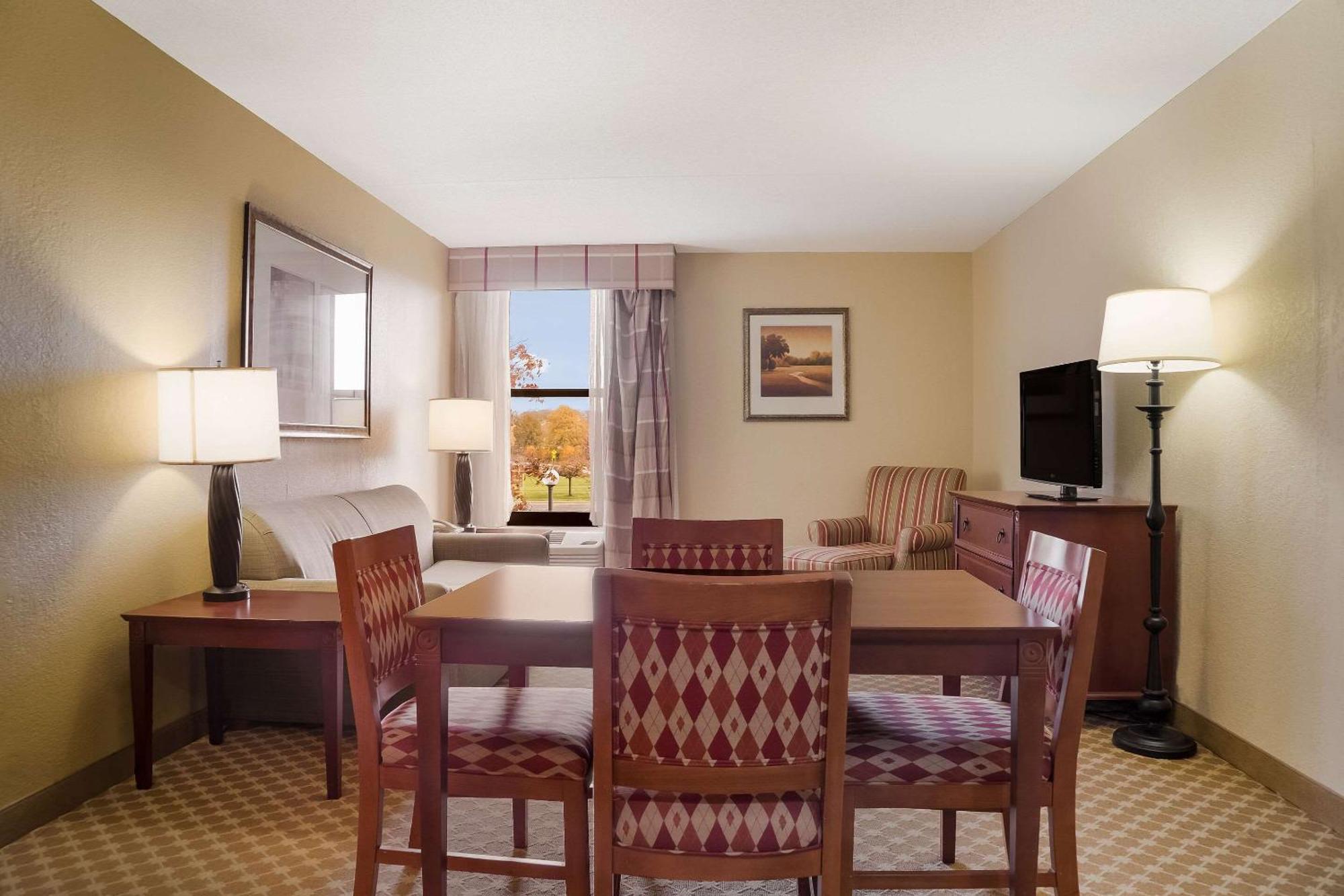 Quality Inn & Suites Saginaw Eksteriør billede