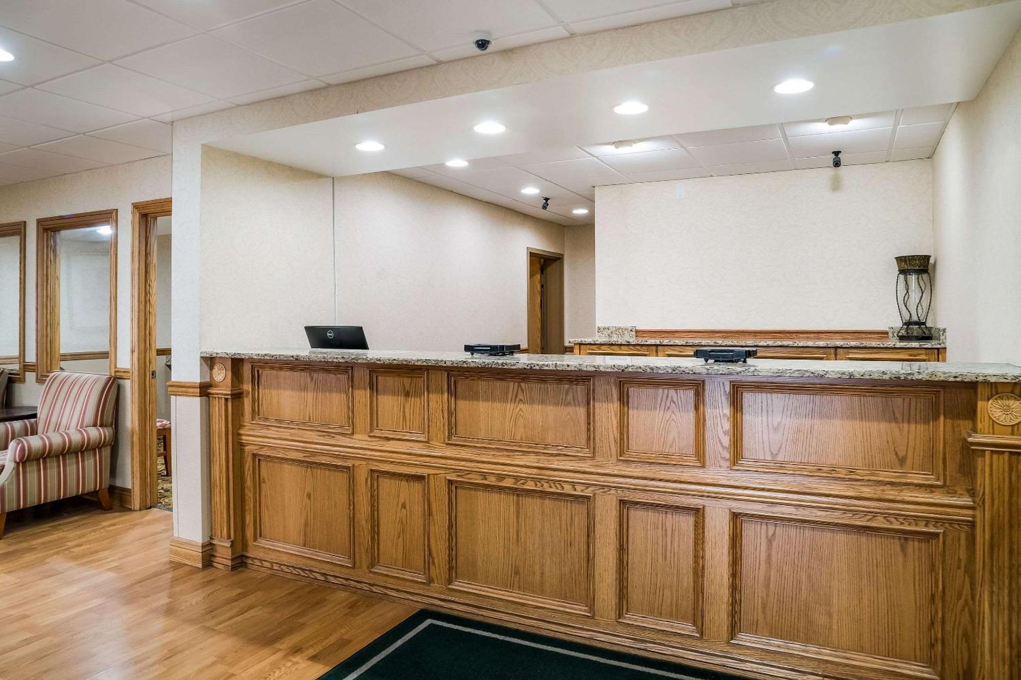 Quality Inn & Suites Saginaw Eksteriør billede