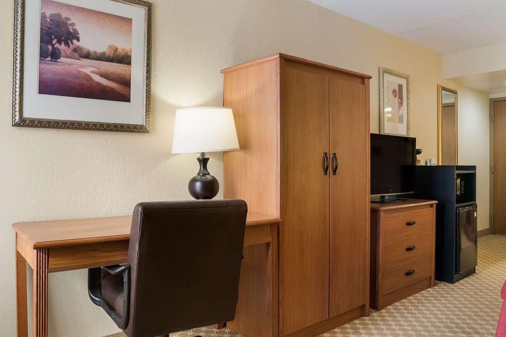 Quality Inn & Suites Saginaw Værelse billede