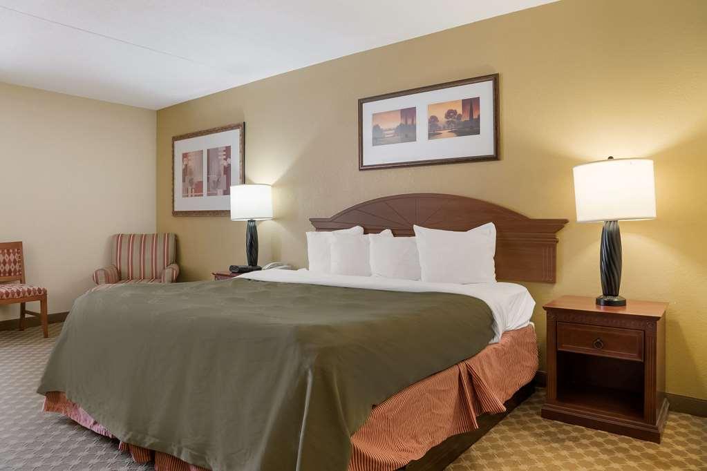 Quality Inn & Suites Saginaw Værelse billede