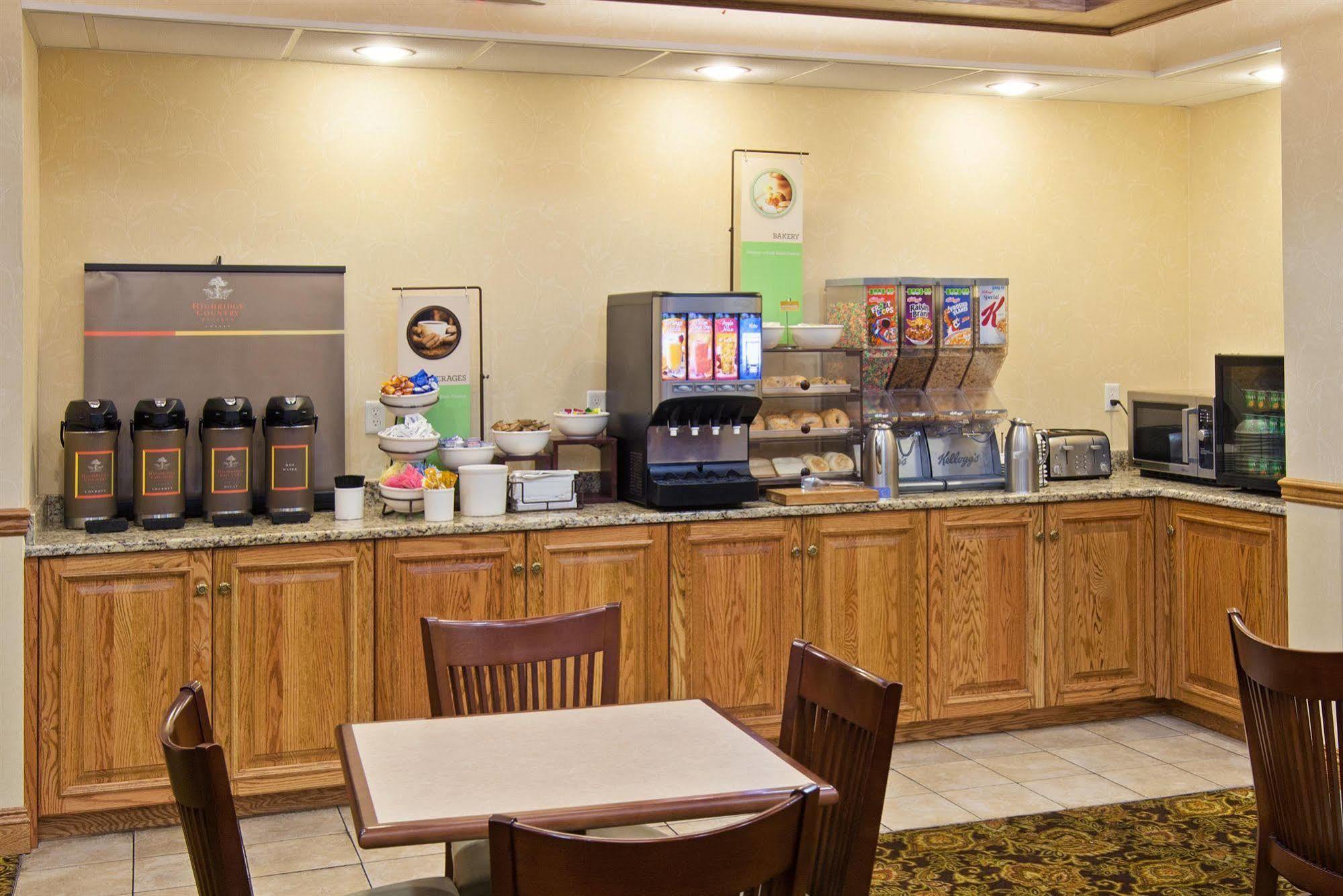 Quality Inn & Suites Saginaw Restaurant billede